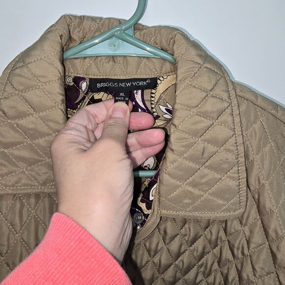 Briggs New York Jacket Lightweight Beige Quilted Purple Paisley Interior Size XL - Picture 2 of 5